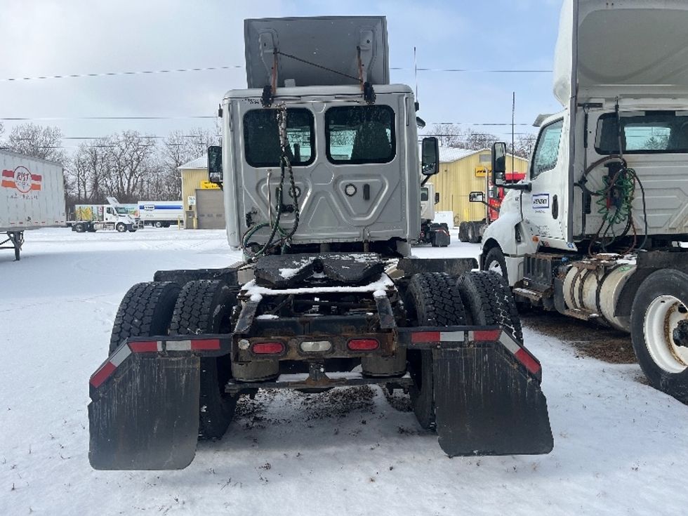 Day Cab Tractor-Heavy Duty Tractors-Freightliner-2018-Cascadia 12542ST-Rochester-NY-142,677\n\t\tmiles-$ 37,500 - Image 6