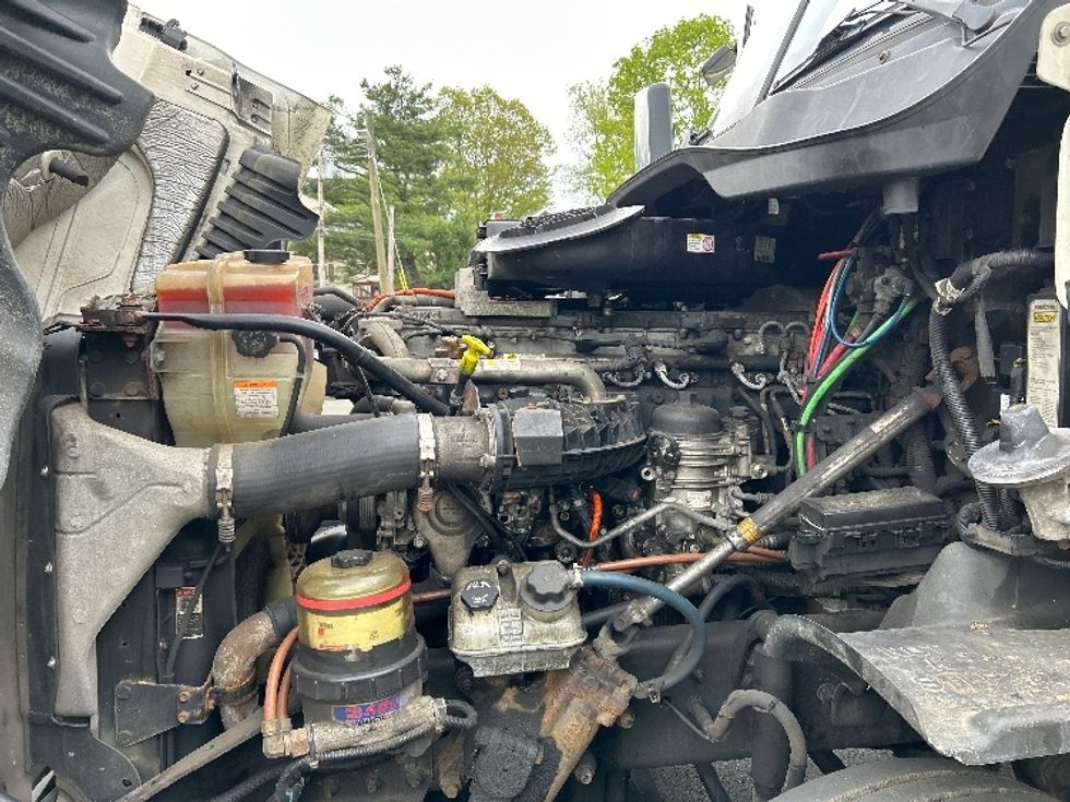 Day Cab Tractor-Heavy Duty Tractors-Freightliner-2018-Cascadia 12542ST-Springfield-MA-345,454\n\t\tmiles-$ 28,500 - Image 16