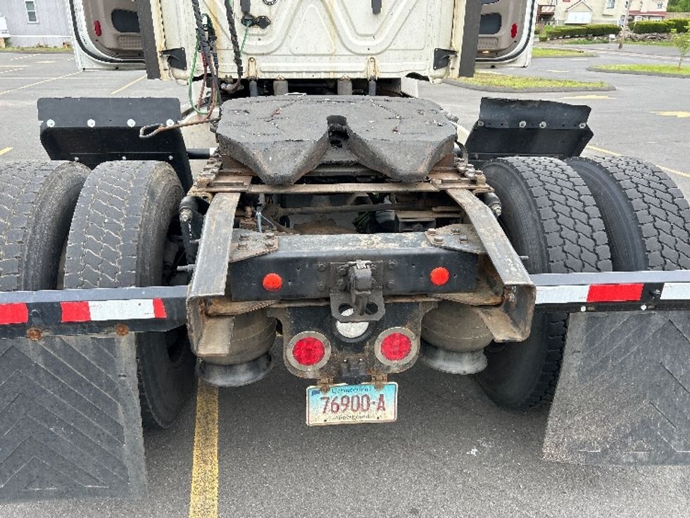 Day Cab Tractor-Heavy Duty Tractors-Freightliner-2018-Cascadia 12542ST-Springfield-MA-345,454\n\t\tmiles-$ 28,500 - Image 18