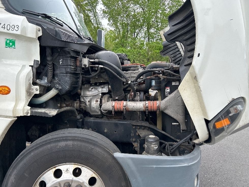 Day Cab Tractor-Heavy Duty Tractors-Freightliner-2018-Cascadia 12542ST-Springfield-MA-345,454\n\t\tmiles-$ 28,500 - Image 21