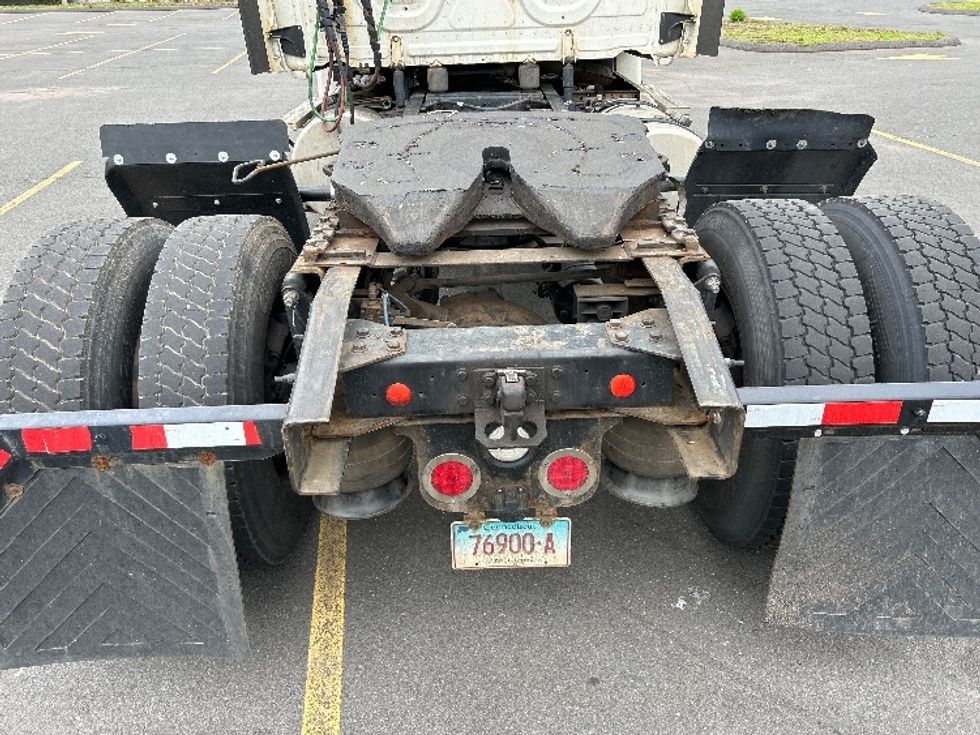 Day Cab Tractor-Heavy Duty Tractors-Freightliner-2018-Cascadia 12542ST-Springfield-MA-345,454\n\t\tmiles-$ 28,500 - Image 6