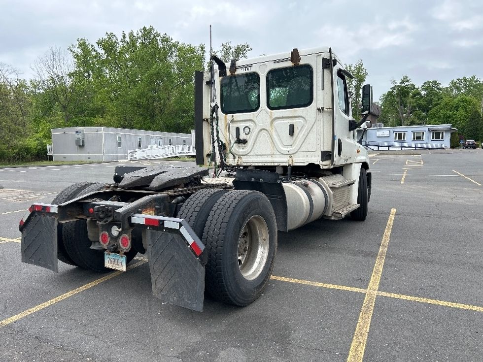 Day Cab Tractor-Heavy Duty Tractors-Freightliner-2018-Cascadia 12542ST-Springfield-MA-345,454\n\t\tmiles-$ 28,500 - Image 7