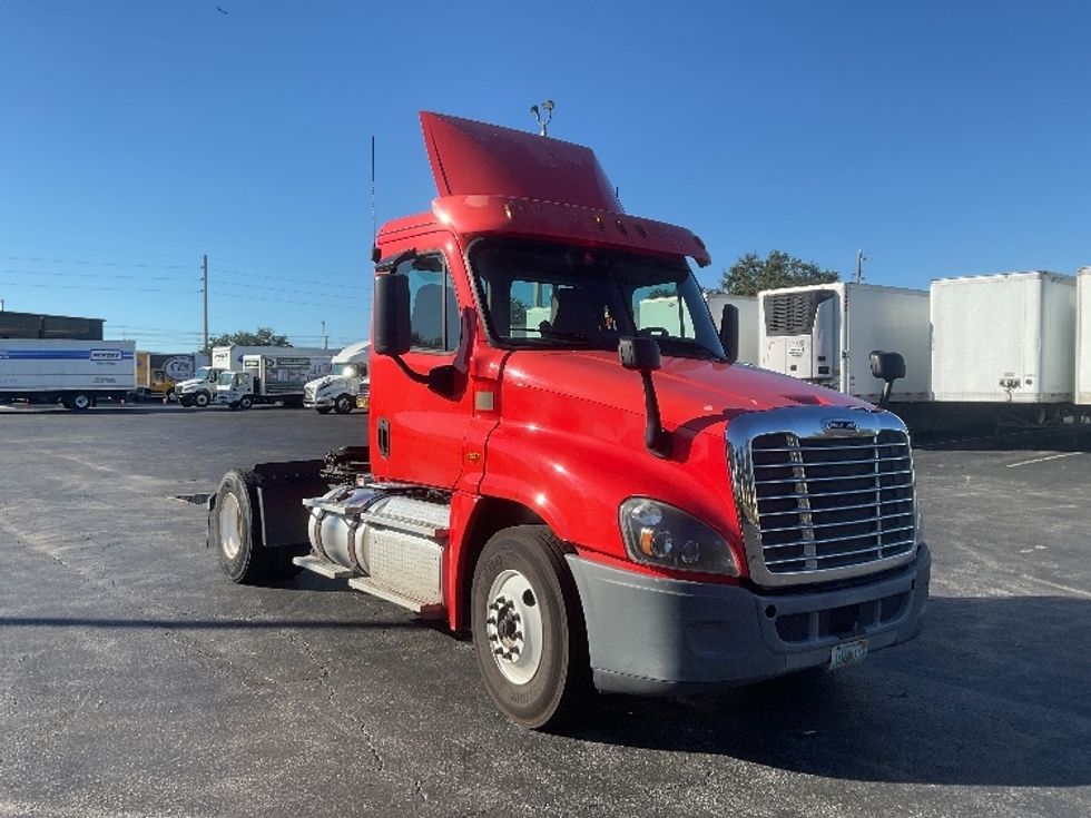 Day Cab Tractor-Heavy Duty Tractors-Freightliner-2018-Cascadia 12542ST-Tampa-FL-227,722\n\t\tmiles-$ 23,750 - Image 1