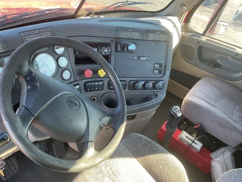 Day Cab Tractor-Heavy Duty Tractors-Freightliner-2018-Cascadia 12542ST-Tampa-FL-227,722\n\t\tmiles-$ 23,750 - Image 7