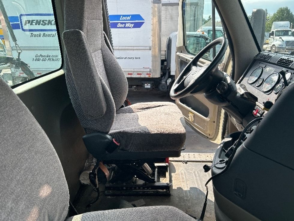 Day Cab Tractor-Heavy Duty Tractors-Freightliner-2018-Cascadia 12564ST-Albany-NY-387,623\n\t\tmiles-$ 40,750 - Image 14