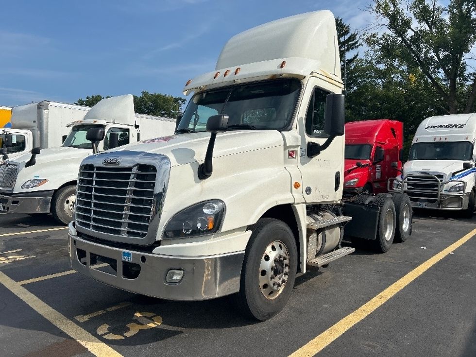 Day Cab Tractor-Heavy Duty Tractors-Freightliner-2018-Cascadia 12564ST-Albany-NY-387,623\n\t\tmiles-$ 40,750 - Image 3