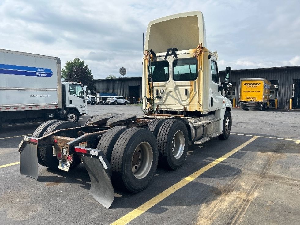 Day Cab Tractor-Heavy Duty Tractors-Freightliner-2018-Cascadia 12564ST-Albany-NY-387,623\n\t\tmiles-$ 40,750 - Image 7