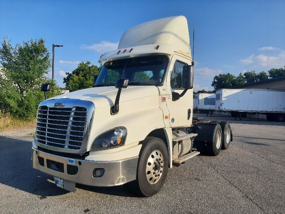 Day Cab Tractor-Heavy Duty Tractors-Freightliner-2018-Cascadia 12564ST-Albany-NY-405,449\n\t\tmiles-$ 39,750 - Image 1