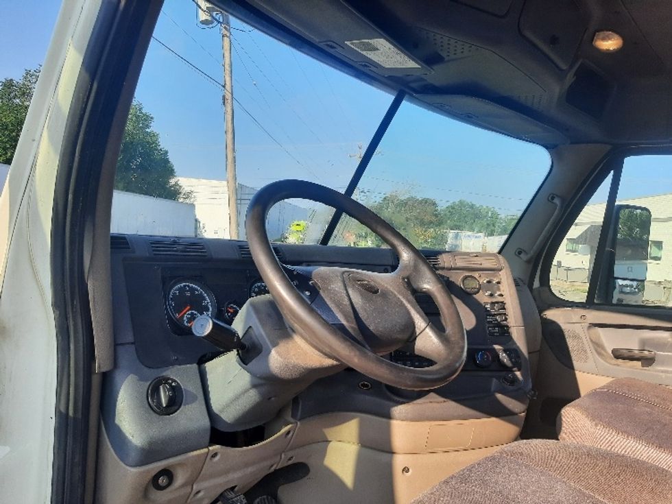 Day Cab Tractor-Heavy Duty Tractors-Freightliner-2018-Cascadia 12564ST-Albany-NY-405,449\n\t\tmiles-$ 39,750 - Image 10