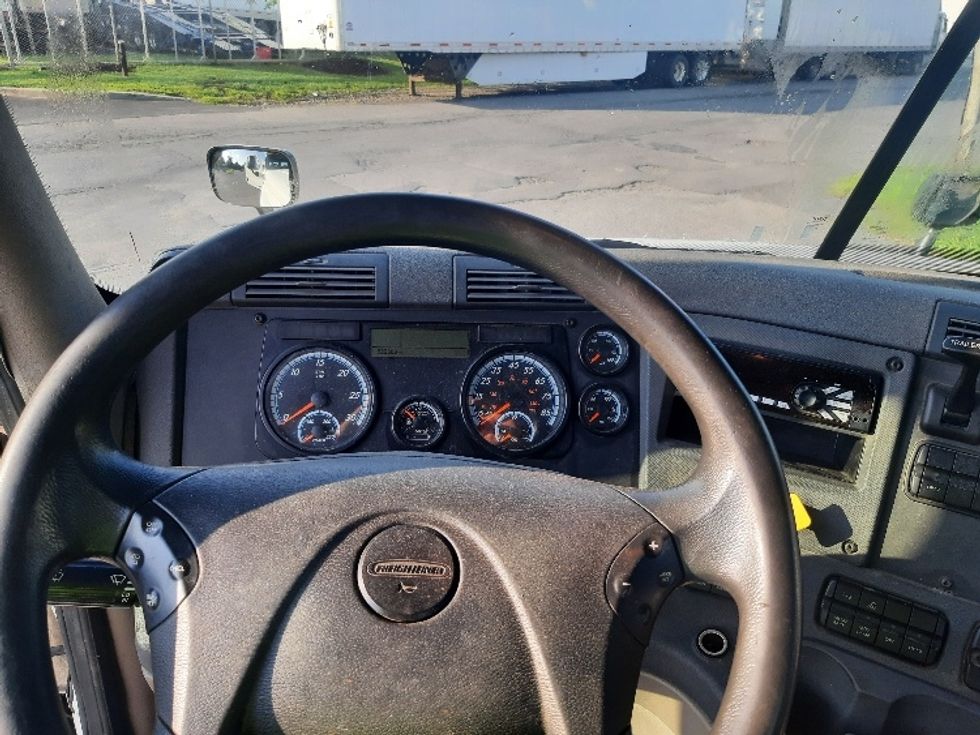 Day Cab Tractor-Heavy Duty Tractors-Freightliner-2018-Cascadia 12564ST-Albany-NY-405,449\n\t\tmiles-$ 39,750 - Image 11