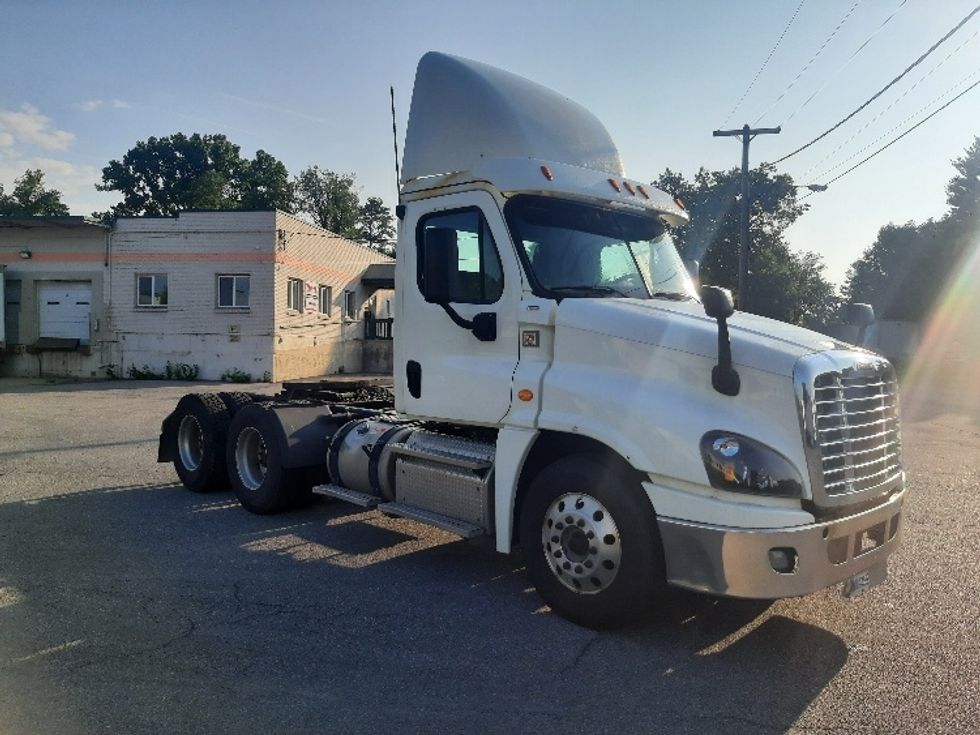 Day Cab Tractor-Heavy Duty Tractors-Freightliner-2018-Cascadia 12564ST-Albany-NY-405,449\n\t\tmiles-$ 39,750 - Image 3