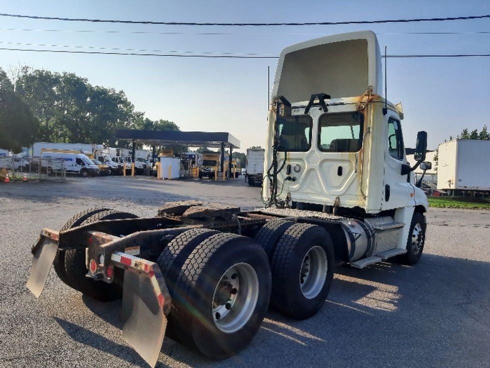 Day Cab Tractor-Heavy Duty Tractors-Freightliner-2018-Cascadia 12564ST-Albany-NY-405,449\n\t\tmiles-$ 39,750 - Image 7