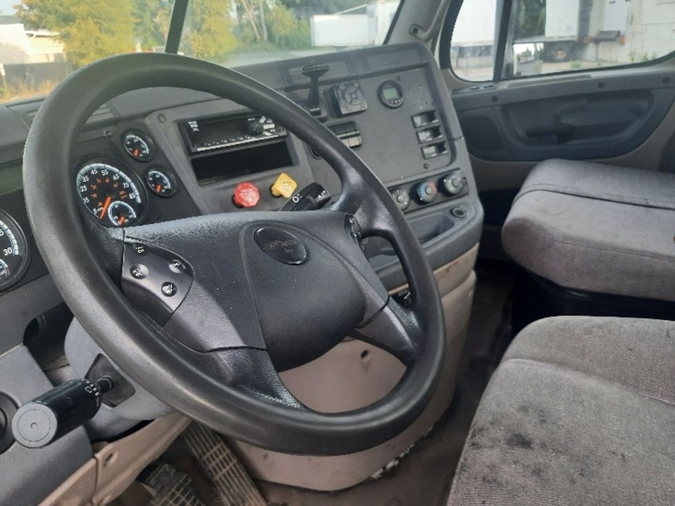 Day Cab Tractor-Heavy Duty Tractors-Freightliner-2018-Cascadia 12564ST-Albany-NY-408,931\n\t\tmiles-$ 39,750 - Image 10