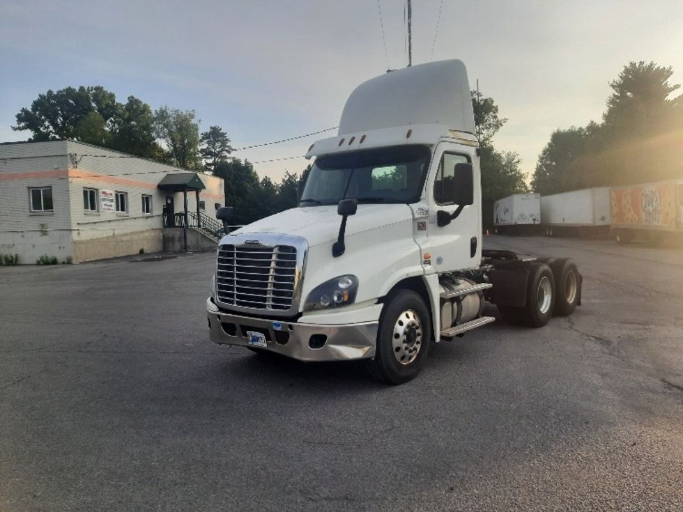 Day Cab Tractor-Heavy Duty Tractors-Freightliner-2018-Cascadia 12564ST-Albany-NY-408,931\n\t\tmiles-$ 39,750 - Image 3