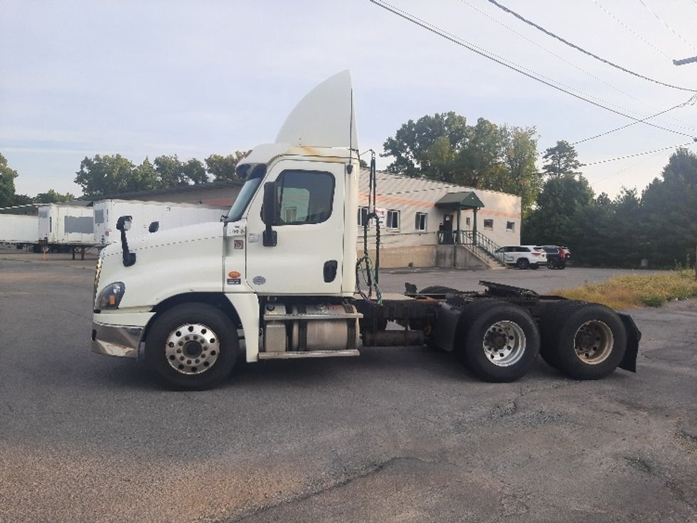 Day Cab Tractor-Heavy Duty Tractors-Freightliner-2018-Cascadia 12564ST-Albany-NY-408,931\n\t\tmiles-$ 39,750 - Image 4