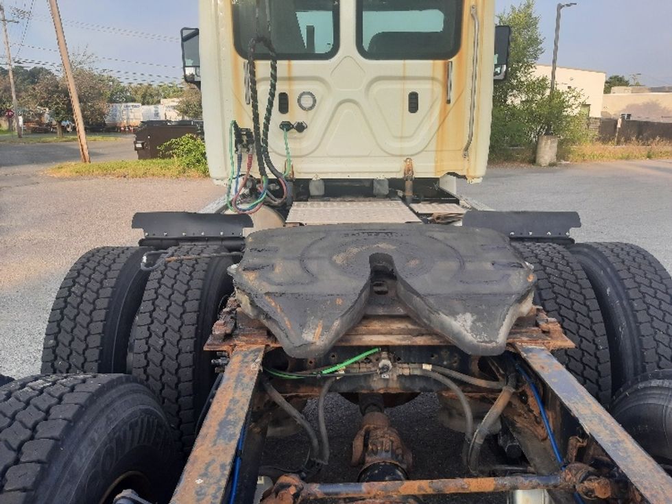 Day Cab Tractor-Heavy Duty Tractors-Freightliner-2018-Cascadia 12564ST-Albany-NY-408,931\n\t\tmiles-$ 39,750 - Image 6