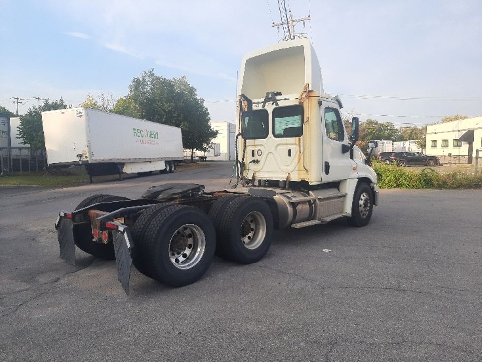 Day Cab Tractor-Heavy Duty Tractors-Freightliner-2018-Cascadia 12564ST-Albany-NY-408,931\n\t\tmiles-$ 39,750 - Image 7