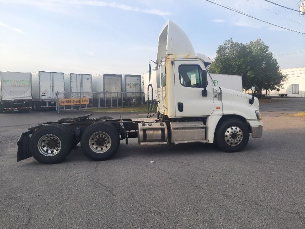 Day Cab Tractor-Heavy Duty Tractors-Freightliner-2018-Cascadia 12564ST-Albany-NY-408,931\n\t\tmiles-$ 39,750 - Image 8