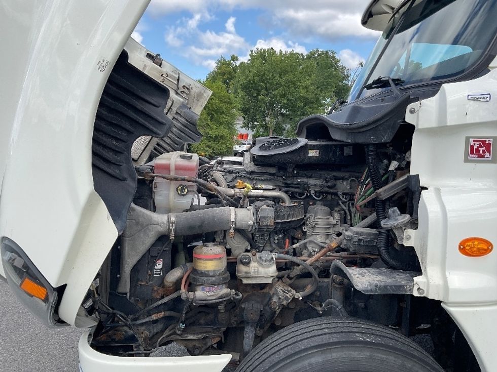 Day Cab Tractor-Heavy Duty Tractors-Freightliner-2018-Cascadia 12564ST-Albany-NY-521,788\n\t\tmiles-$ 33,250 - Image 15