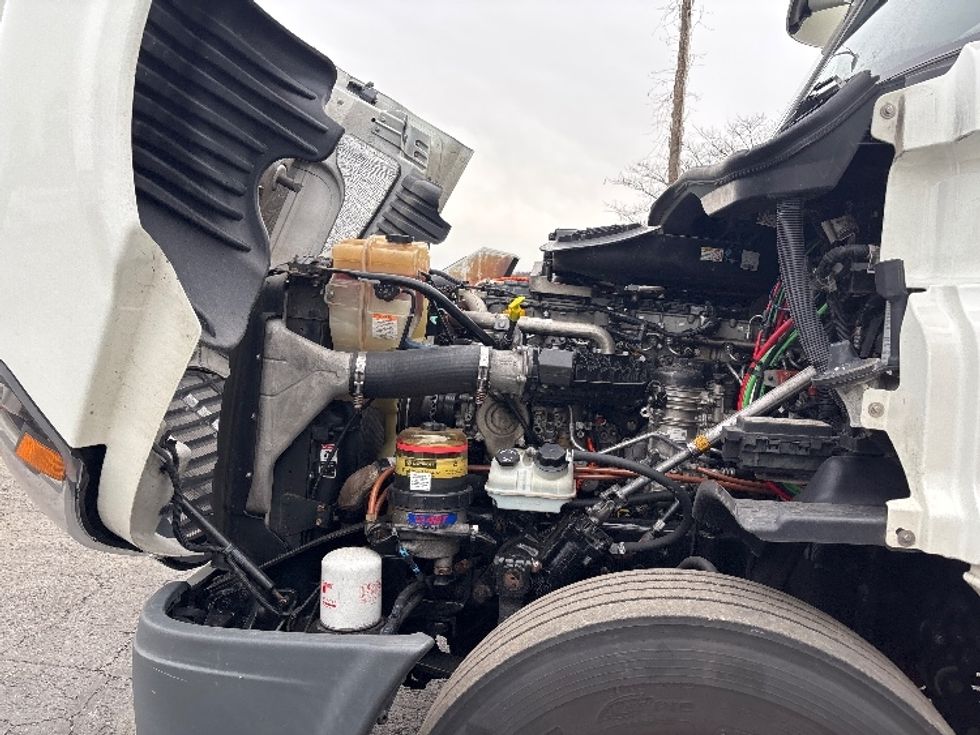 Day Cab Tractor-Heavy Duty Tractors-Freightliner-2018-Cascadia 12564ST-Alexandria-VA-167,324\n\t\tmiles-$ 40,000 - Image 15