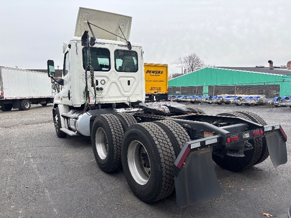 Day Cab Tractor-Heavy Duty Tractors-Freightliner-2018-Cascadia 12564ST-Alexandria-VA-167,324\n\t\tmiles-$ 40,000 - Image 5