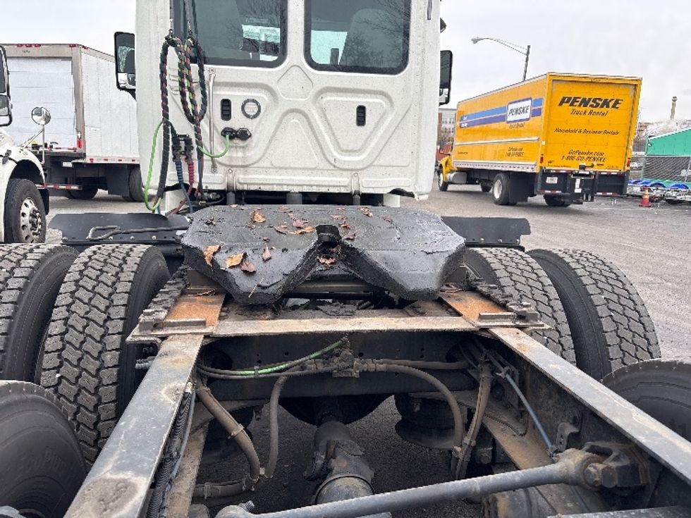 Day Cab Tractor-Heavy Duty Tractors-Freightliner-2018-Cascadia 12564ST-Alexandria-VA-167,324\n\t\tmiles-$ 40,000 - Image 6