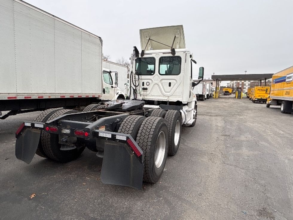 Day Cab Tractor-Heavy Duty Tractors-Freightliner-2018-Cascadia 12564ST-Alexandria-VA-167,324\n\t\tmiles-$ 40,000 - Image 7