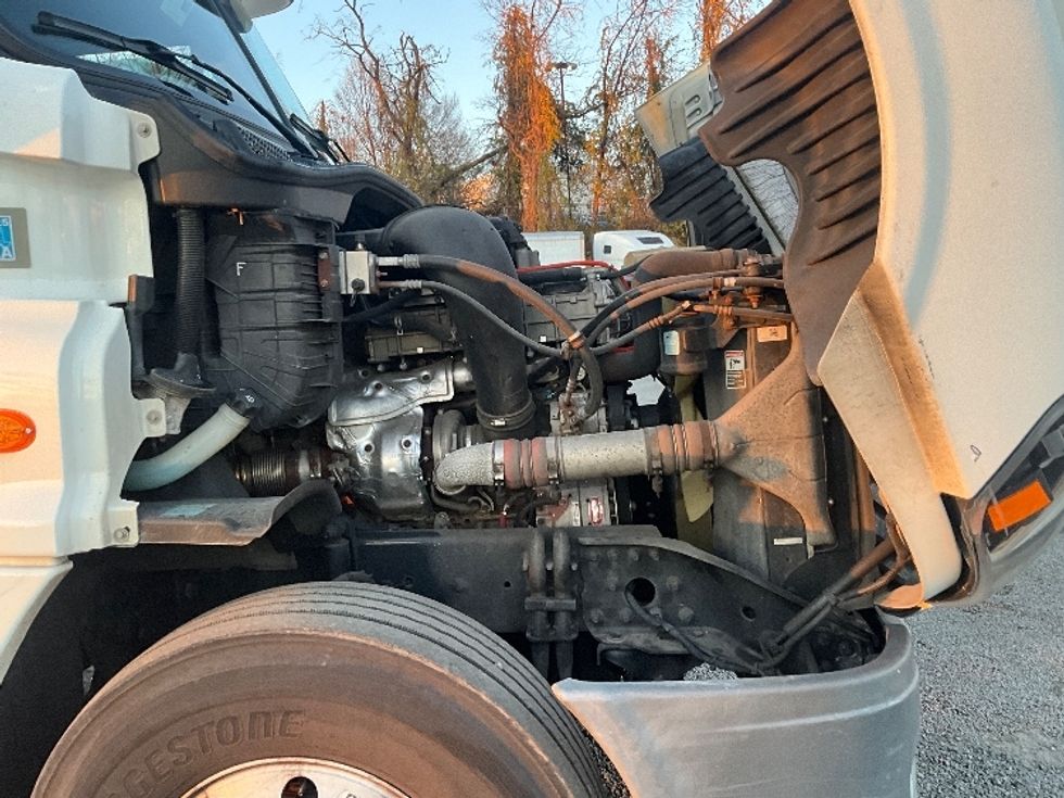 Day Cab Tractor-Heavy Duty Tractors-Freightliner-2018-Cascadia 12564ST-Alexandria-VA-170,600\n\t\tmiles-$ 40,000 - Image 14