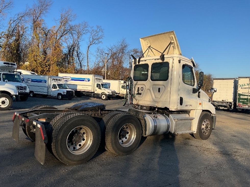 Day Cab Tractor-Heavy Duty Tractors-Freightliner-2018-Cascadia 12564ST-Alexandria-VA-170,600\n\t\tmiles-$ 40,000 - Image 7
