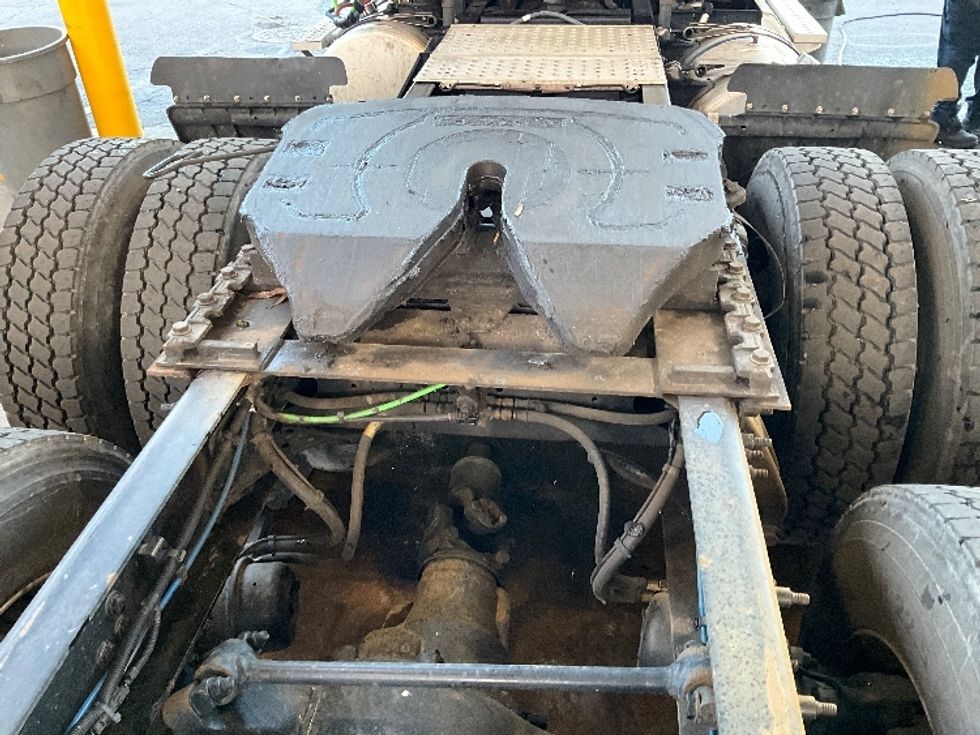 Day Cab Tractor-Heavy Duty Tractors-Freightliner-2018-Cascadia 12564ST-Alexandria-VA-183,809\n\t\tmiles-$ 48,000 - Image 20