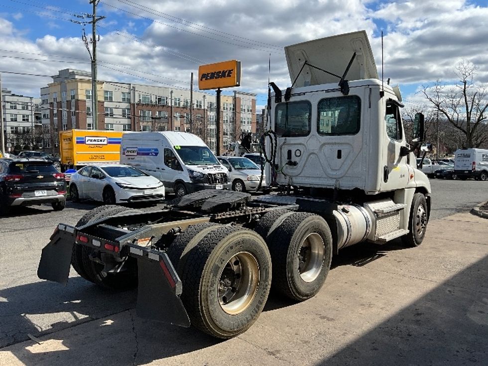 Day Cab Tractor-Heavy Duty Tractors-Freightliner-2018-Cascadia 12564ST-Alexandria-VA-183,809\n\t\tmiles-$ 48,000 - Image 7