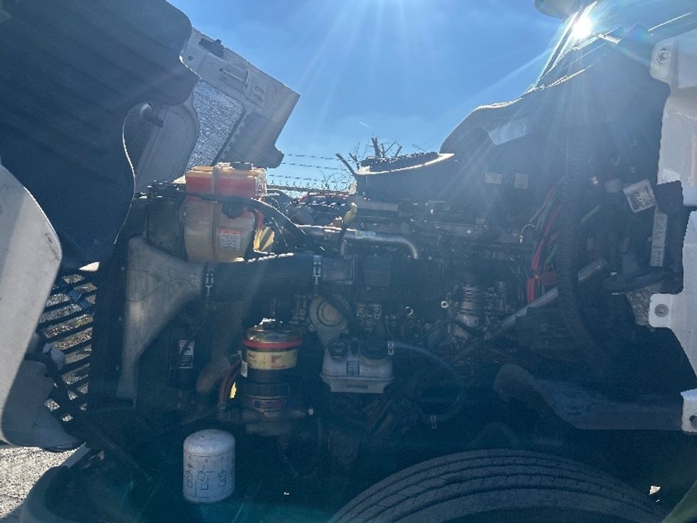 Day Cab Tractor-Heavy Duty Tractors-Freightliner-2018-Cascadia 12564ST-Alexandria-VA-190,484\n\t\tmiles-$ 40,000 - Image 16