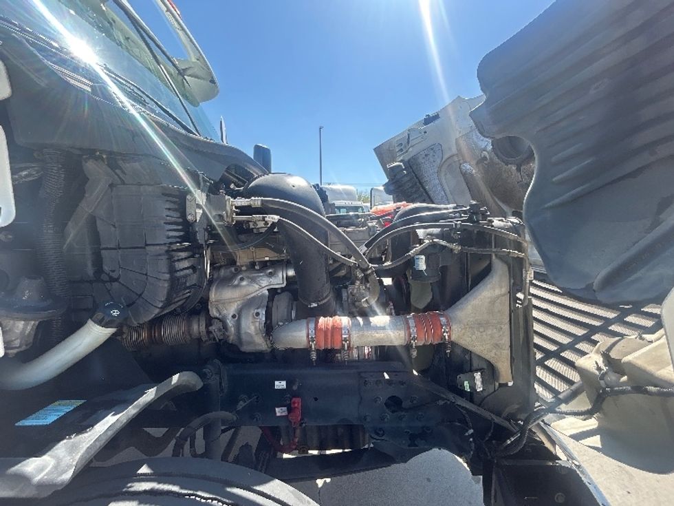 Day Cab Tractor-Heavy Duty Tractors-Freightliner-2018-Cascadia 12564ST-Arlington-TX-196,910\n\t\tmiles-$ 43,750 - Image 15