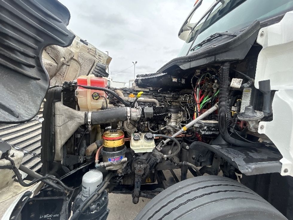 Day Cab Tractor-Heavy Duty Tractors-Freightliner-2018-Cascadia 12564ST-Arlington-TX-234,814\n\t\tmiles-$ 45,000 - Image 16