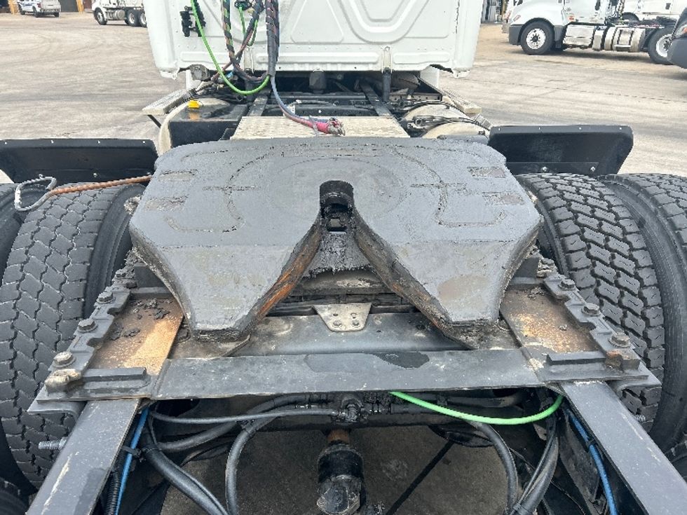 Day Cab Tractor-Heavy Duty Tractors-Freightliner-2018-Cascadia 12564ST-Arlington-TX-234,814\n\t\tmiles-$ 45,000 - Image 6