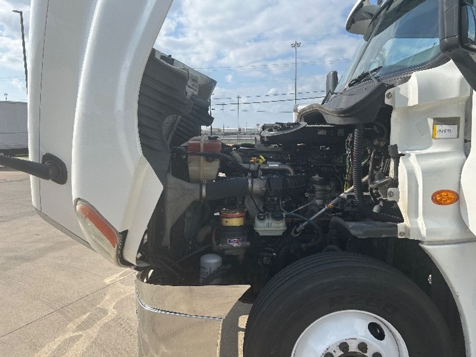 Day Cab Tractor-Heavy Duty Tractors-Freightliner-2018-Cascadia 12564ST-Arlington-TX-240,704\n\t\tmiles-$ 45,000 - Image 16