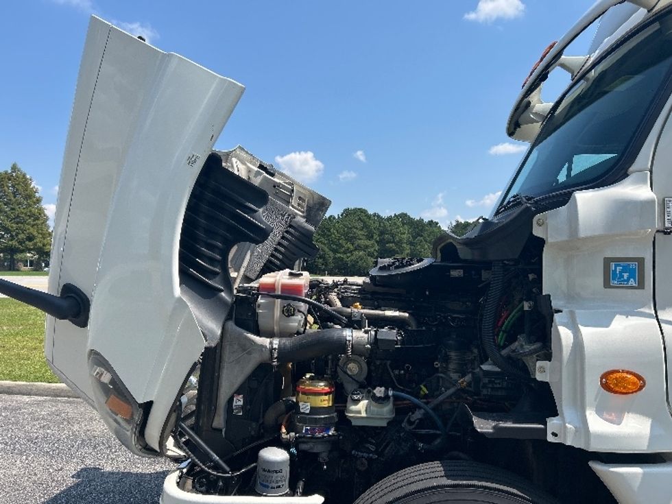 Day Cab Tractor-Heavy Duty Tractors-Freightliner-2018-Cascadia 12564ST-Asheville-NC-645,769\n\t\tmiles-$ 24,500 - Image 12