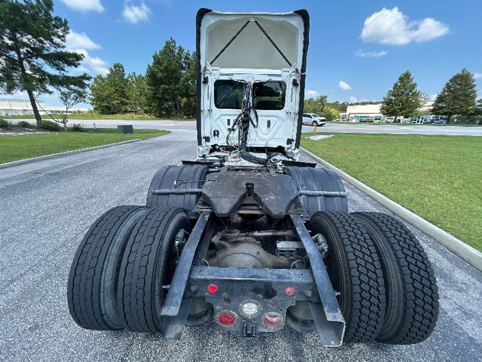 Day Cab Tractor-Heavy Duty Tractors-Freightliner-2018-Cascadia 12564ST-Asheville-NC-645,769\n\t\tmiles-$ 24,500 - Image 5