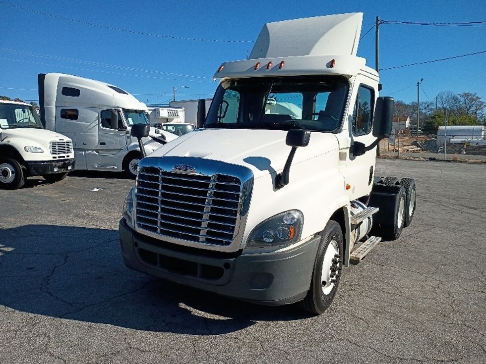 Day Cab Tractor-Heavy Duty Tractors-Freightliner-2018-Cascadia 12564ST-Atlanta (Forest Park)-GA-451,508\n\t\tmiles-$ 34,750 - Image 3