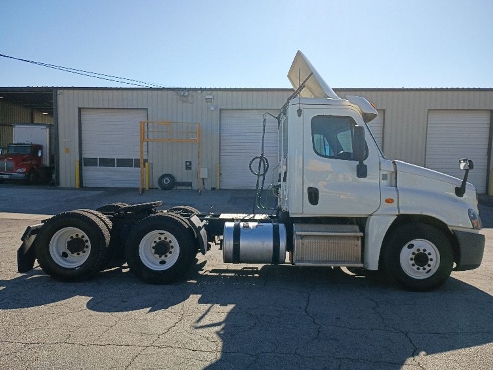 Day Cab Tractor-Heavy Duty Tractors-Freightliner-2018-Cascadia 12564ST-Atlanta (Forest Park)-GA-451,508\n\t\tmiles-$ 34,750 - Image 8