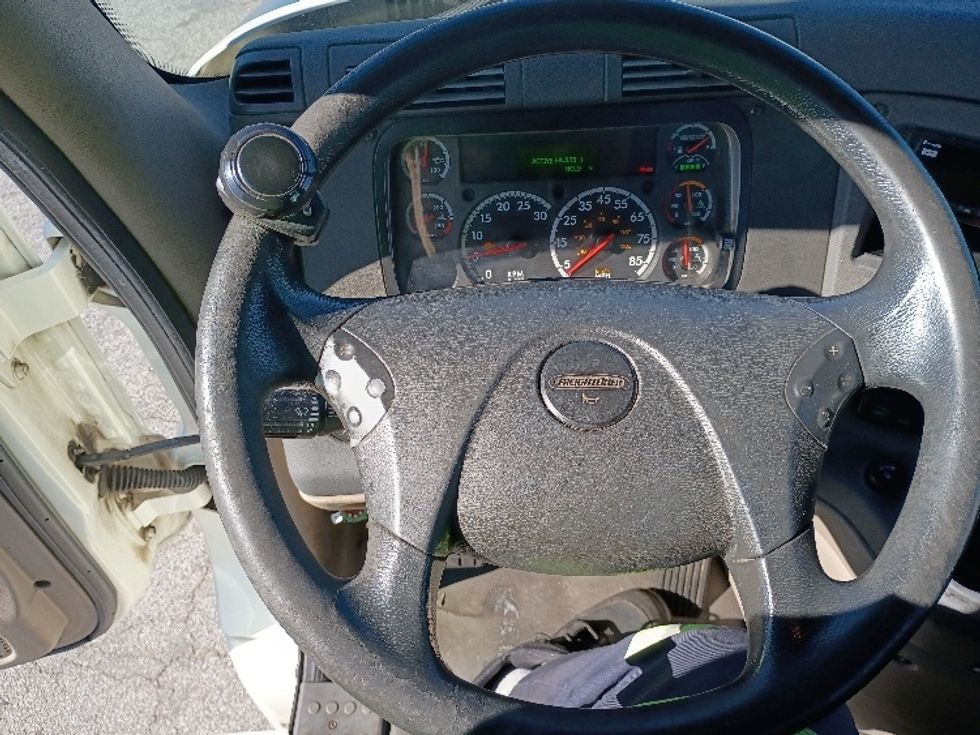 Day Cab Tractor-Heavy Duty Tractors-Freightliner-2018-Cascadia 12564ST-Atlanta (Forest Park)-GA-451,508\n\t\tmiles-$ 34,750 - Image 11