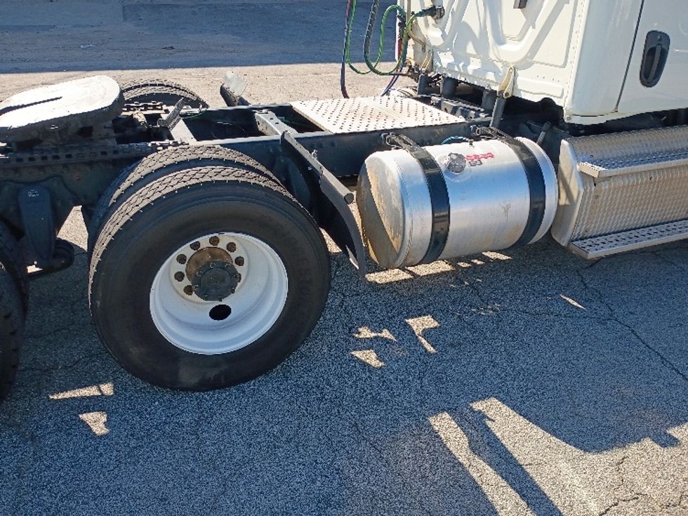 Day Cab Tractor-Heavy Duty Tractors-Freightliner-2018-Cascadia 12564ST-Atlanta (Forest Park)-GA-451,508\n\t\tmiles-$ 34,750 - Image 18