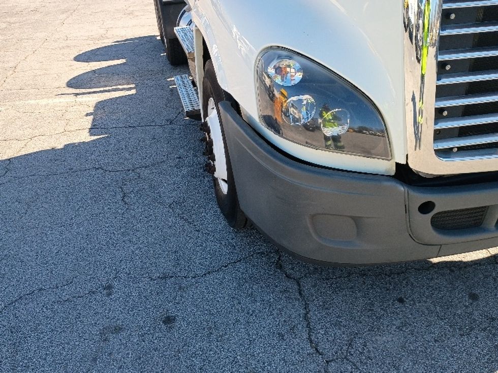 Day Cab Tractor-Heavy Duty Tractors-Freightliner-2018-Cascadia 12564ST-Atlanta (Forest Park)-GA-451,508\n\t\tmiles-$ 34,750 - Image 19