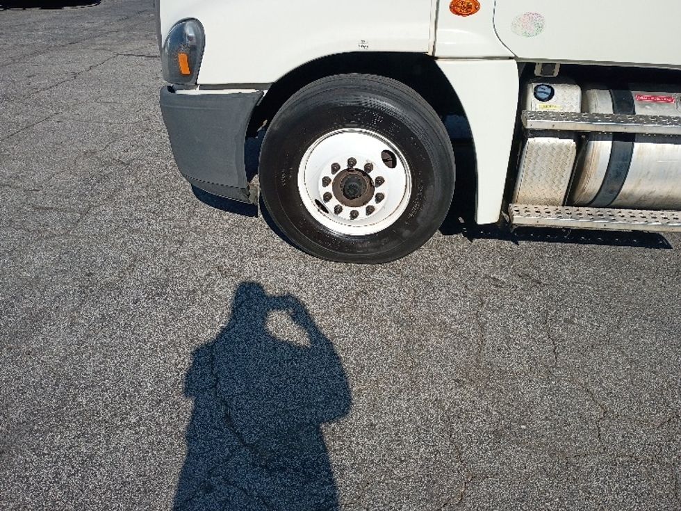 Day Cab Tractor-Heavy Duty Tractors-Freightliner-2018-Cascadia 12564ST-Atlanta (Forest Park)-GA-451,508\n\t\tmiles-$ 34,750 - Image 20