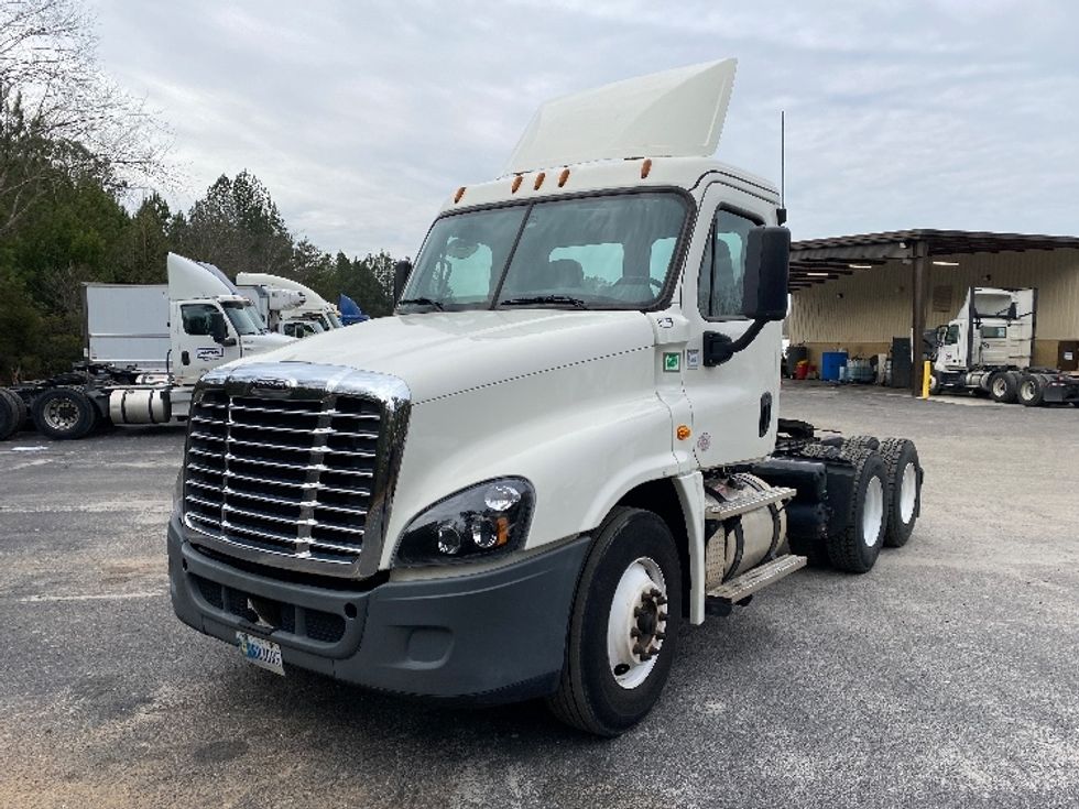 Day Cab Tractor-Heavy Duty Tractors-Freightliner-2018-Cascadia 12564ST-Atlanta-GA-333,062\n\t\tmiles-$ 44,000 - Image 3