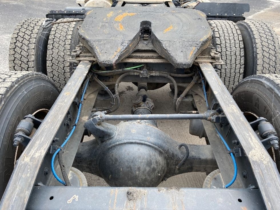 Day Cab Tractor-Heavy Duty Tractors-Freightliner-2018-Cascadia 12564ST-Atlanta-GA-333,062\n\t\tmiles-$ 44,000 - Image 6