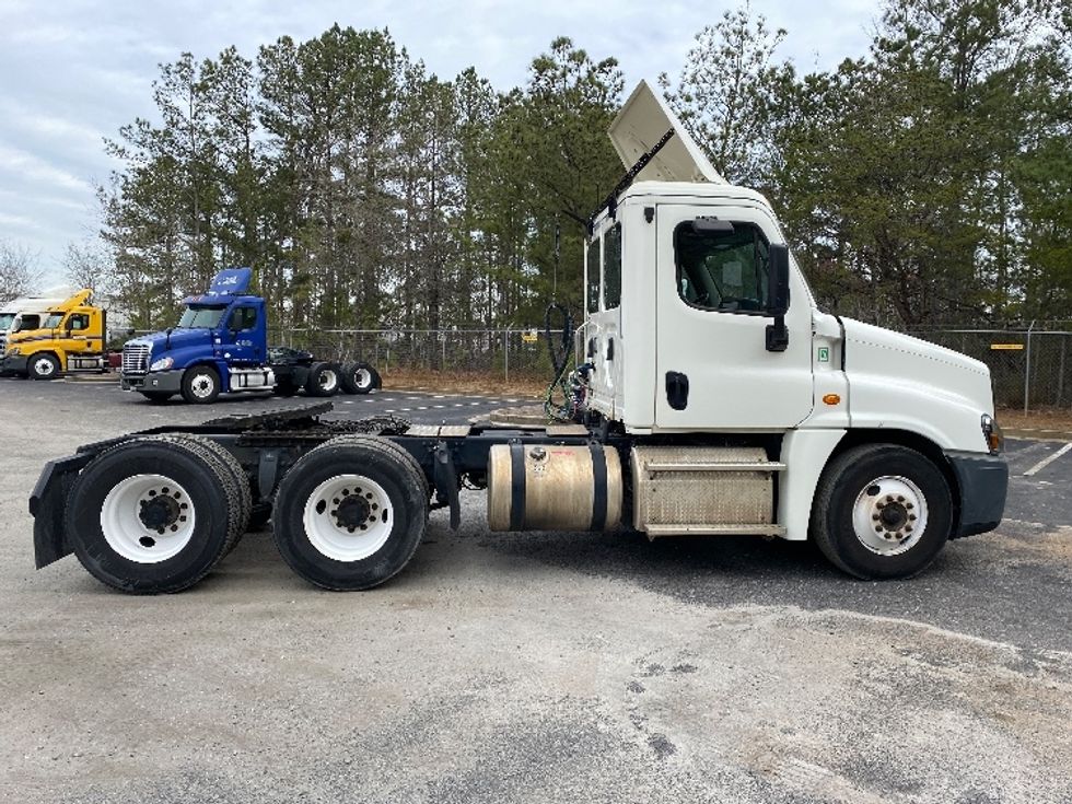 Day Cab Tractor-Heavy Duty Tractors-Freightliner-2018-Cascadia 12564ST-Atlanta-GA-333,062\n\t\tmiles-$ 44,000 - Image 8