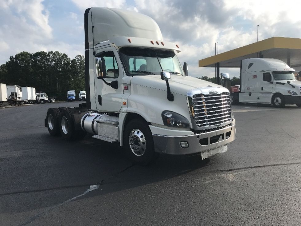 Day Cab Tractor-Heavy Duty Tractors-Freightliner-2018-Cascadia 12564ST-Atlanta-GA-359,762\n\t\tmiles-$ 48,500 - Image 1