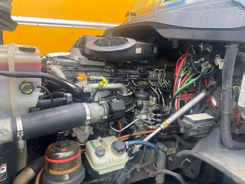 Day Cab Tractor-Heavy Duty Tractors-Freightliner-2018-Cascadia 12564ST-Atlanta-GA-359,762\n\t\tmiles-$ 48,500 - Image 16