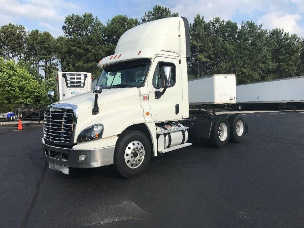Day Cab Tractor-Heavy Duty Tractors-Freightliner-2018-Cascadia 12564ST-Atlanta-GA-359,762\n\t\tmiles-$ 48,500 - Image 3